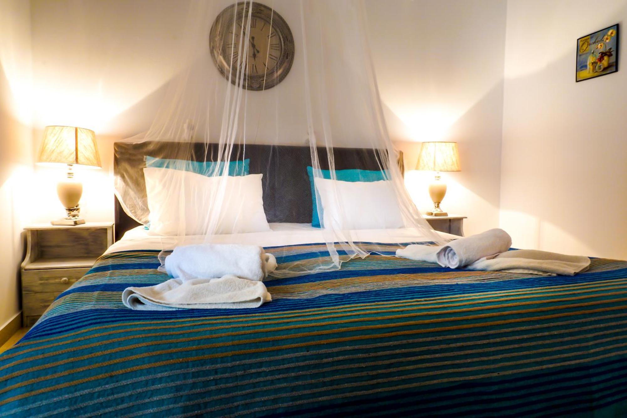 Hotel Cubaneros *